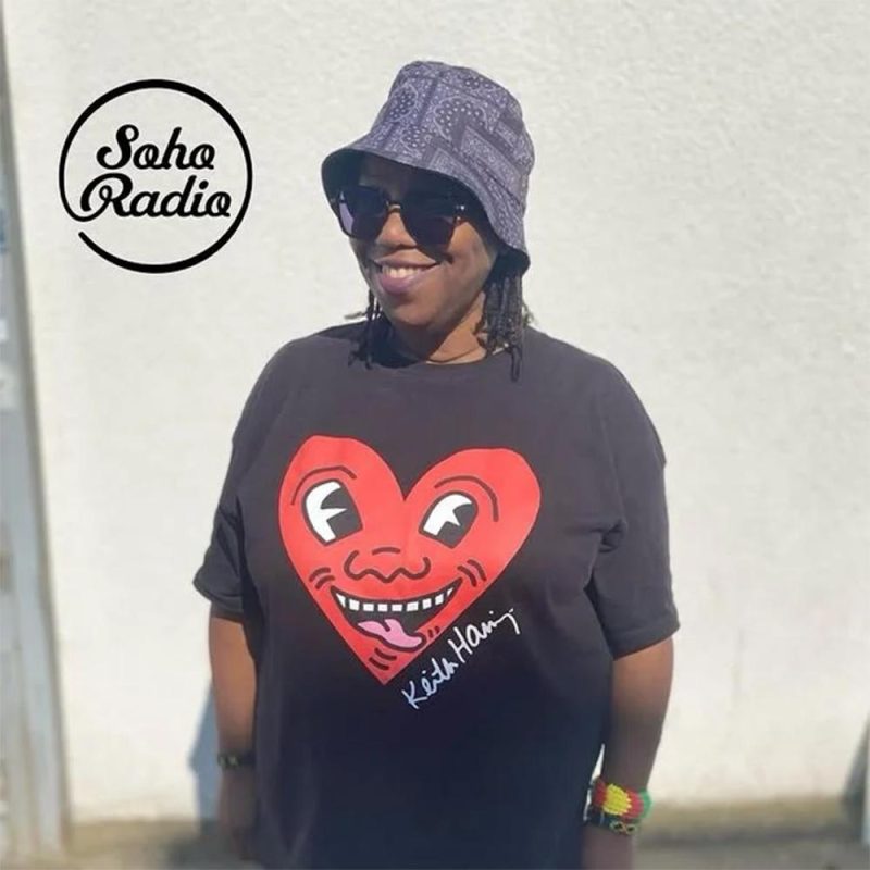 Off The Shelf with Handson Family feat. Vanessa Freeman (23/12/2024)