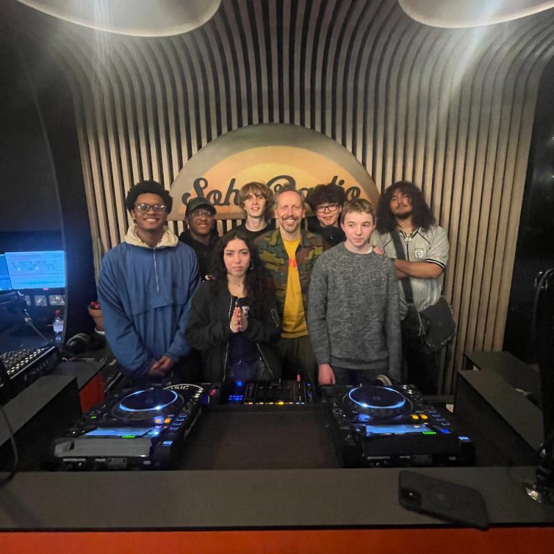 Wah Wah 45s #015 with Dom Servini feat. Youthsayers and Juliet Kennedy (27/03/2025)